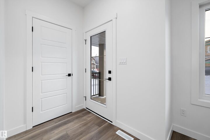 Property Photo:  18924 28 Avenue NW  AB T6M 3H9 