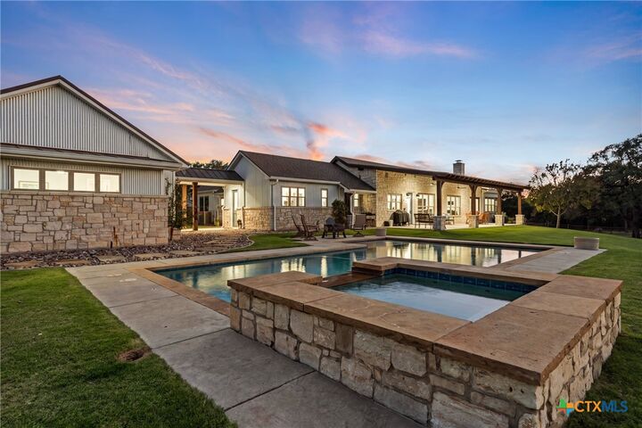 Property Photo: 2610 Fm 107 TX 76528