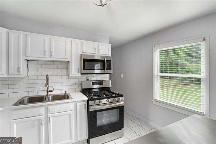 Property Photo:  3650 Croft Place NW  GA 30331 