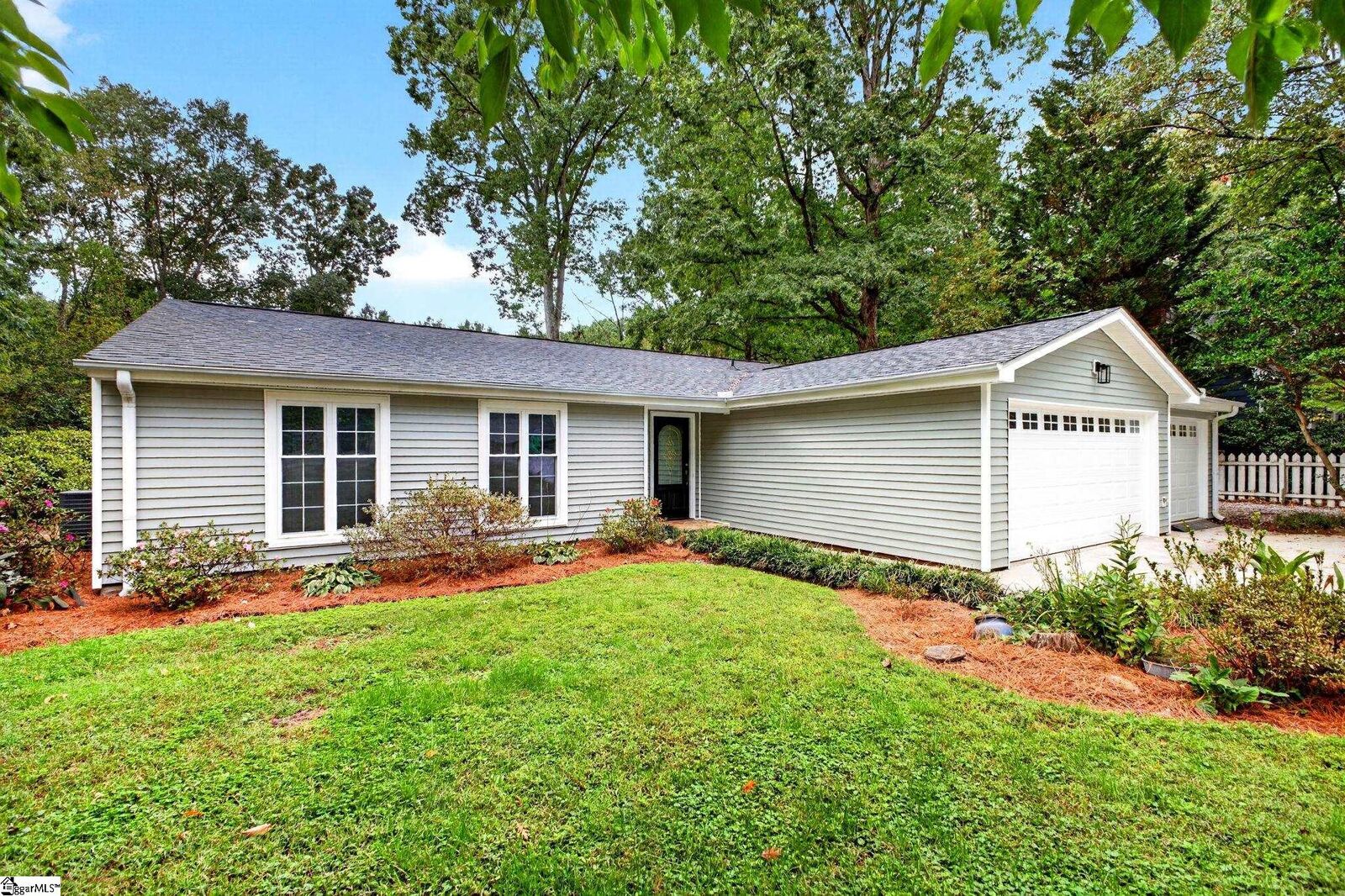 Property Photo: 17 Woodharbor Drive SC 29687-4025