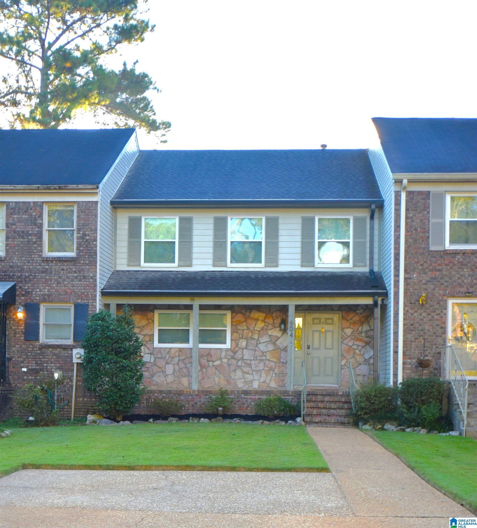 Property Photo:  604 Old Rocky Ridge Lane  AL 35216 