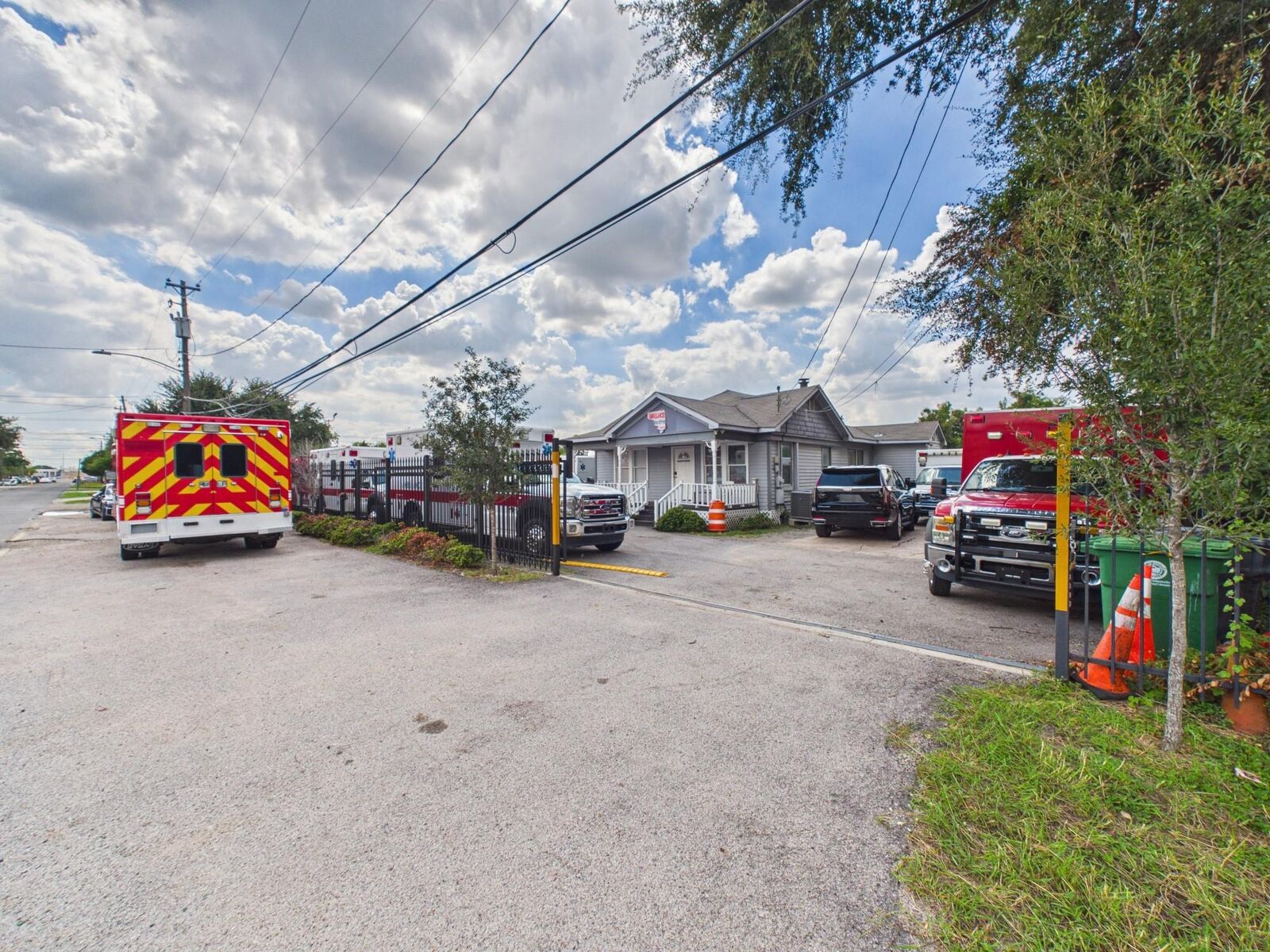 Property Photo:  3722 Ocee Street  TX 77063 