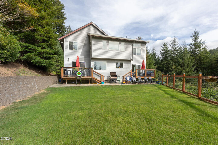 Property Photo:  2708 NE East Devils Lake Road  OR 97368 