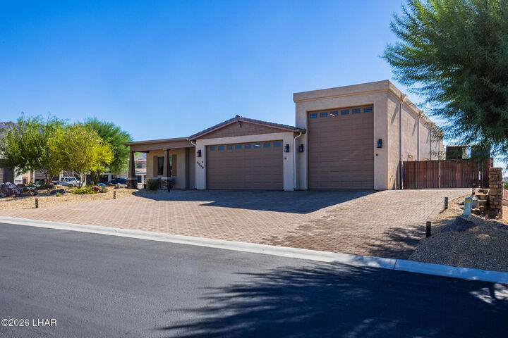 Property Photo: 6030 Circula De Hacienda AZ 86406