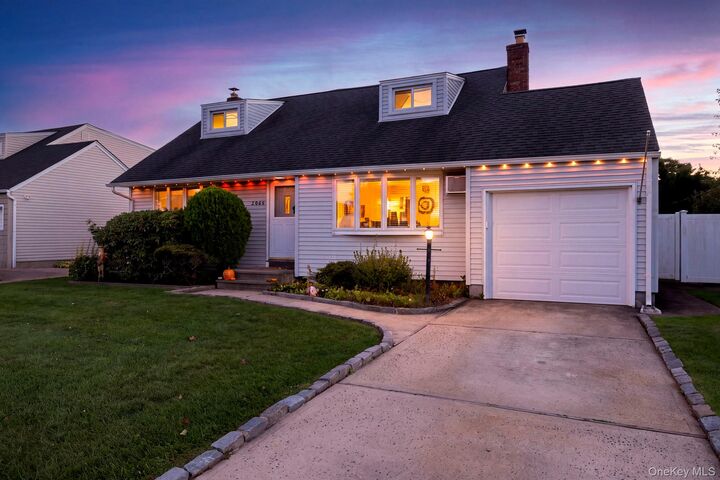Property Photo:  2066 Seaford Avenue  NY 11783 
