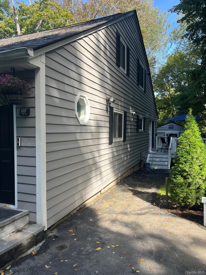Property Photo:  17 Lakelands Avenue  NY 10925 