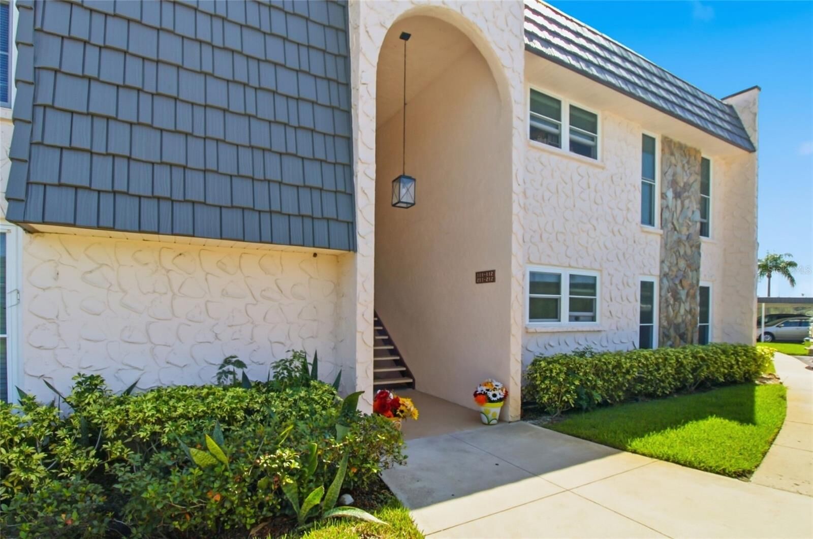 Property Photo: 211 Fernwood Circle 211 FL 33777
