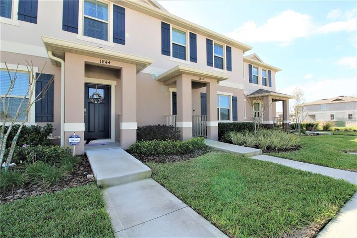 Property Photo:  1842 Katz Crossing Drive  FL 34744 