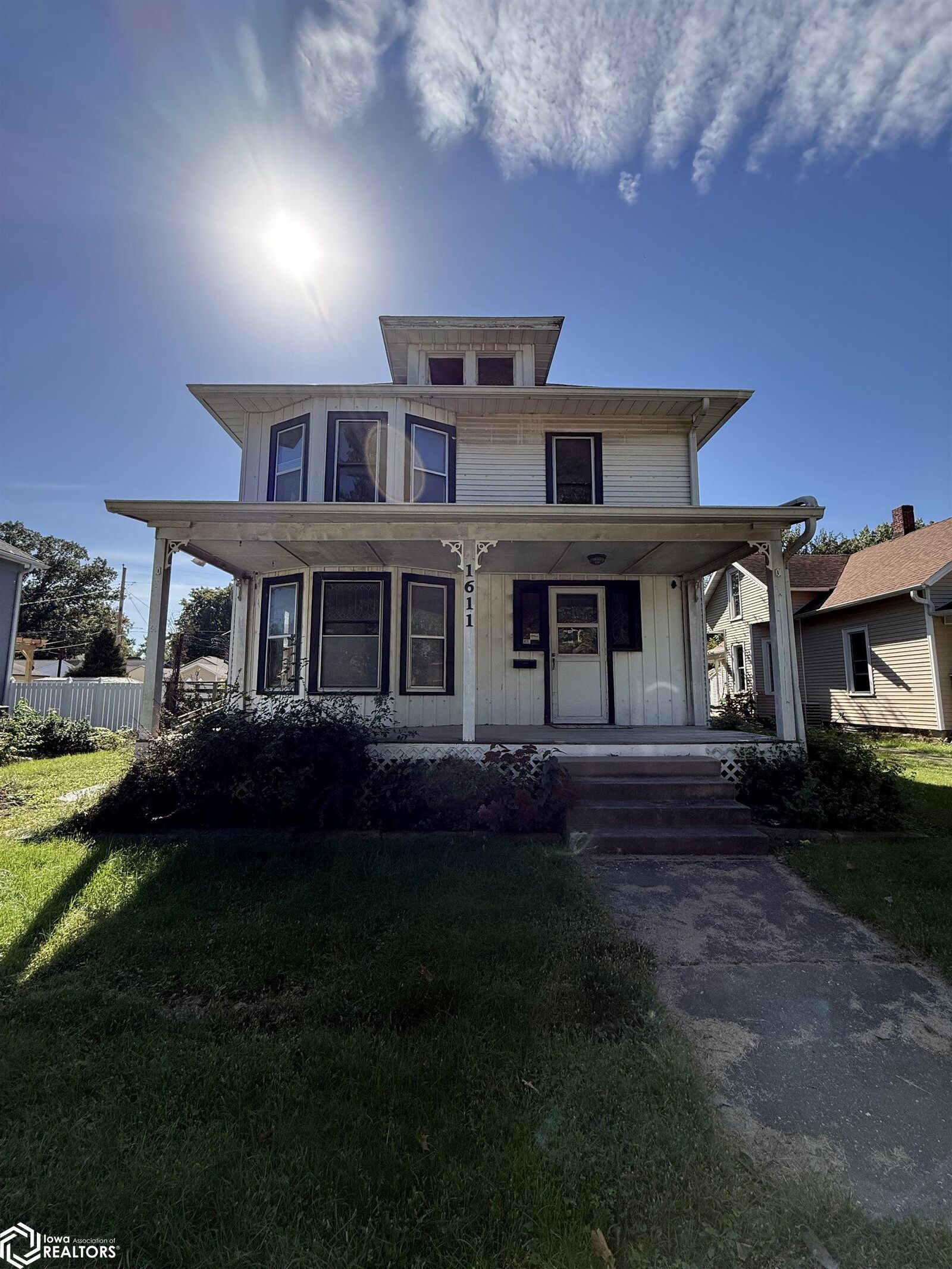 Property Photo: 1611 South Street IA 52601