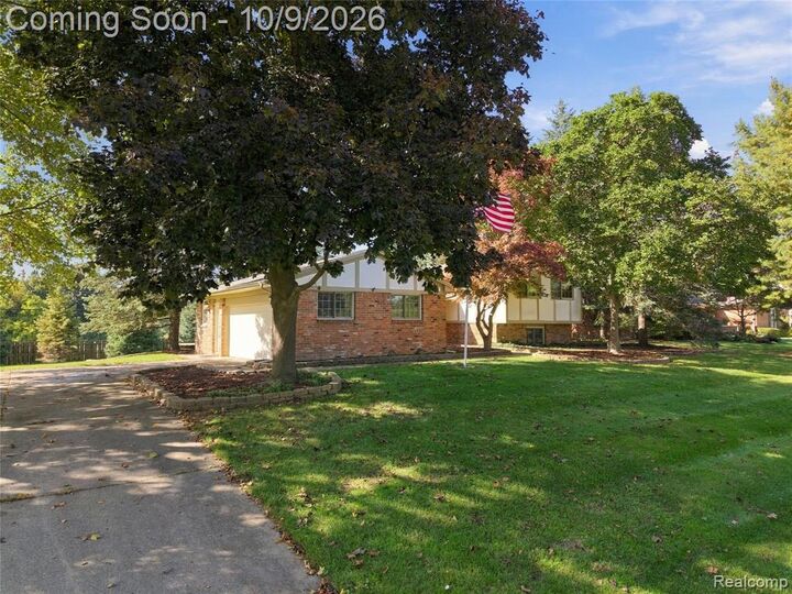 Property Photo:  5150 Glengate Road  MI 48306 2726 