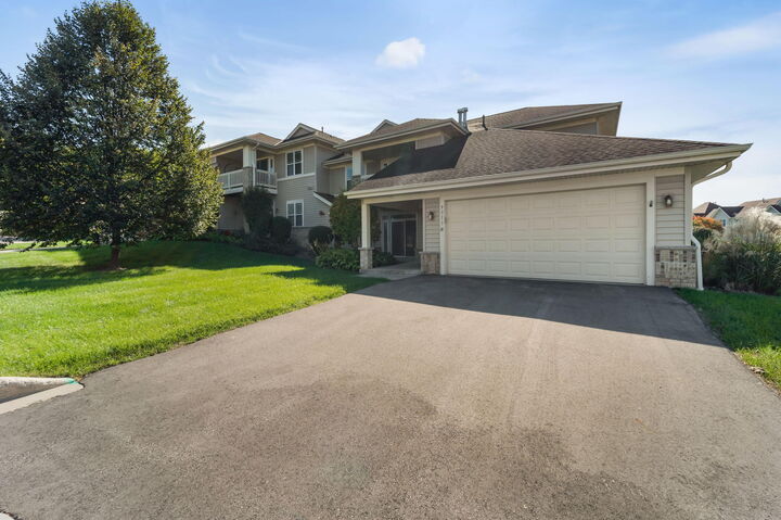 Property Photo: 9313 S Cobblestone Way WI 53132