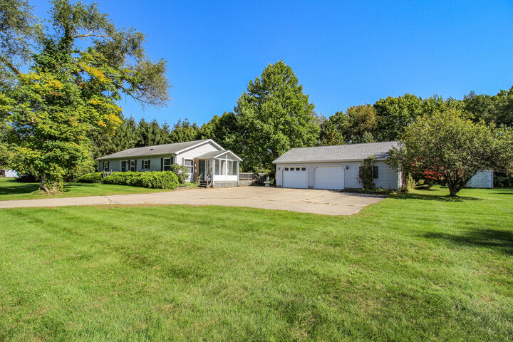 Property Photo: 1115 Elm Street MI 49093