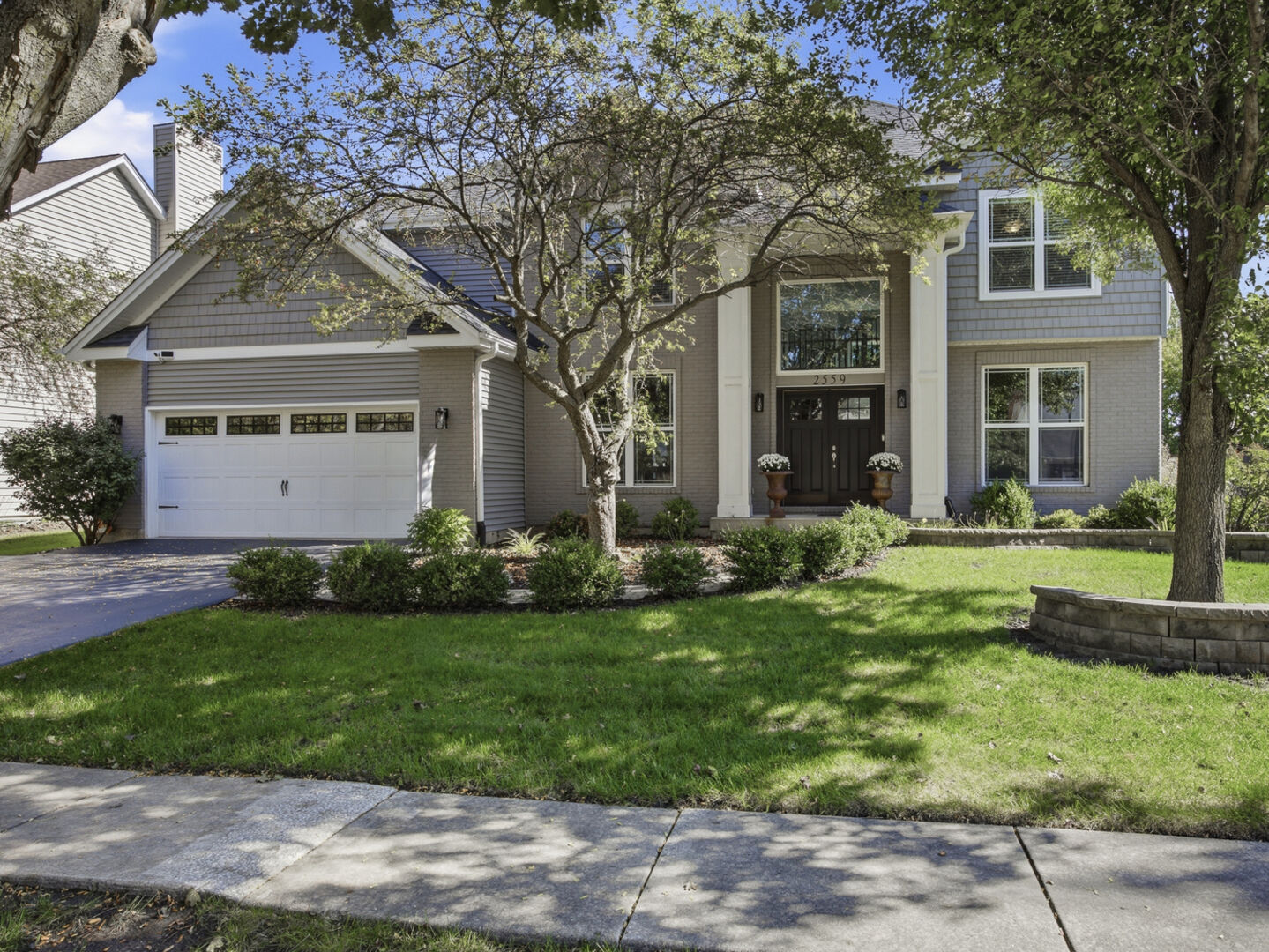 Property Photo:  2559 Walnut Avenue  IL 60134 
