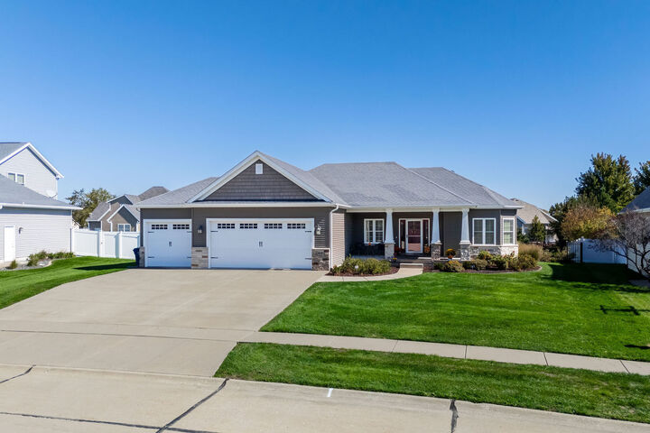 Property Photo:  819 S 7th Street Court  IA 52748 