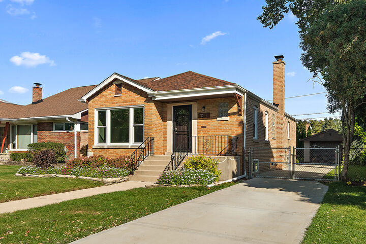 Property Photo:  10117 S Clifton Park Avenue  IL 60805 