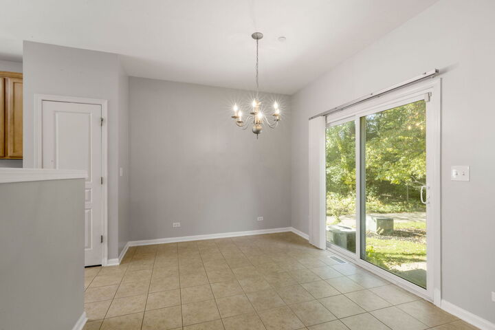 Property Photo:  1420 Yellowstone Drive  IL 60107 