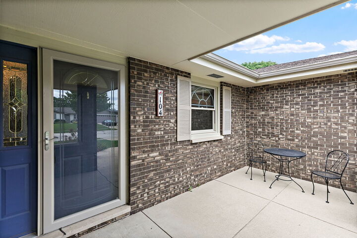 Property Photo:  104 Millis Lane  IL 60193 