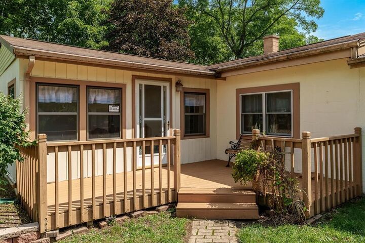 Property Photo:  5591 Reimer Drive  IL 61073 