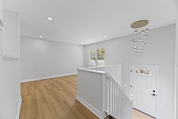 Property Photo:  1404 Eastwood Lane  IL 60051 