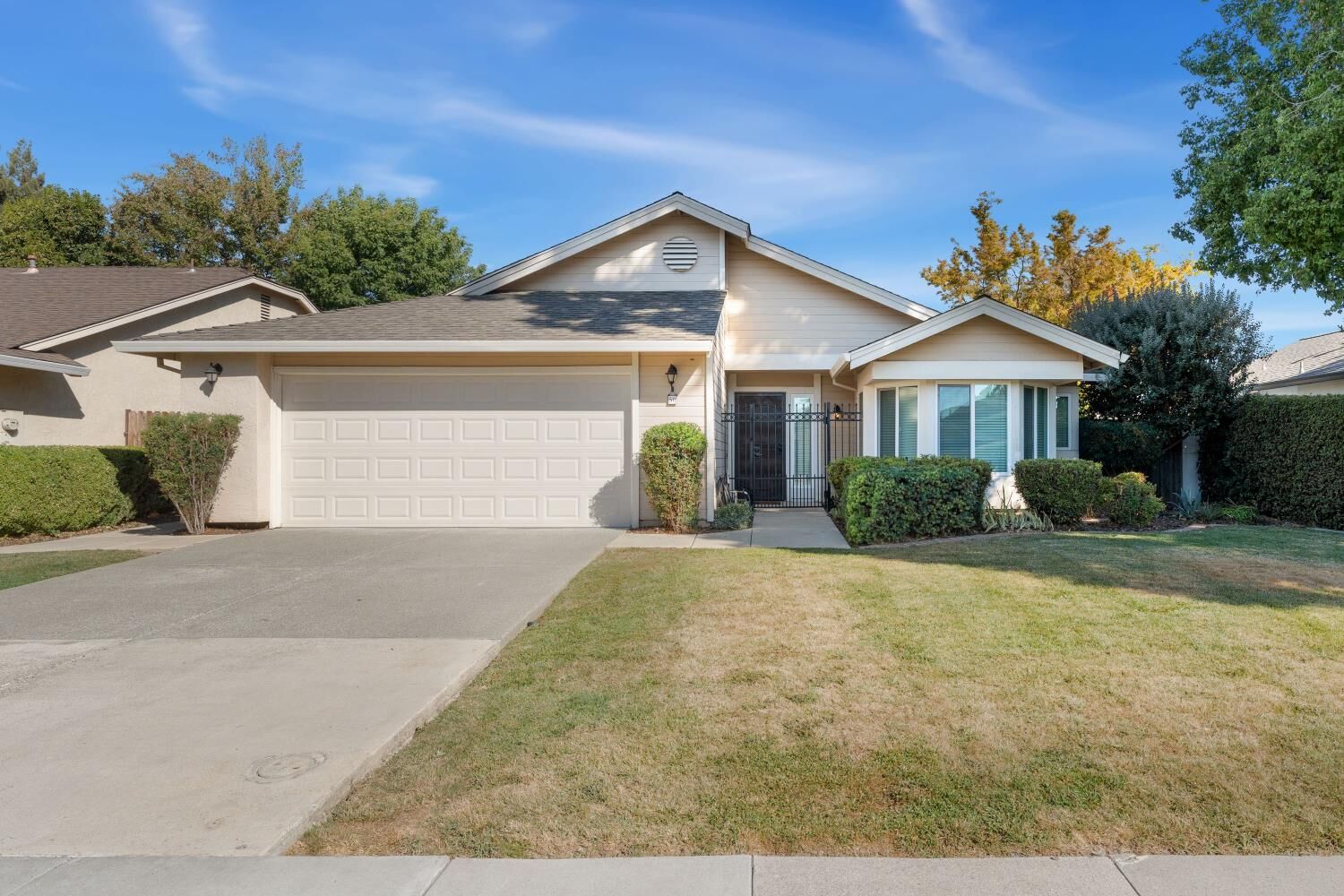 Property Photo:  50 Rollingbrook Circle  CA 95833 