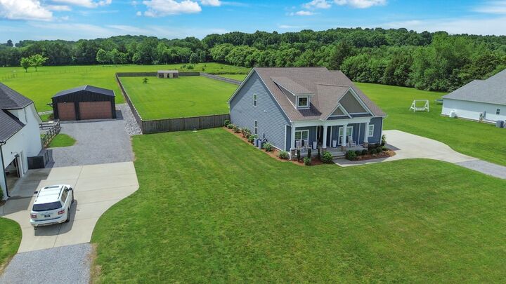 Property Photo: 7890 Poplar Hill Rd TN 37184