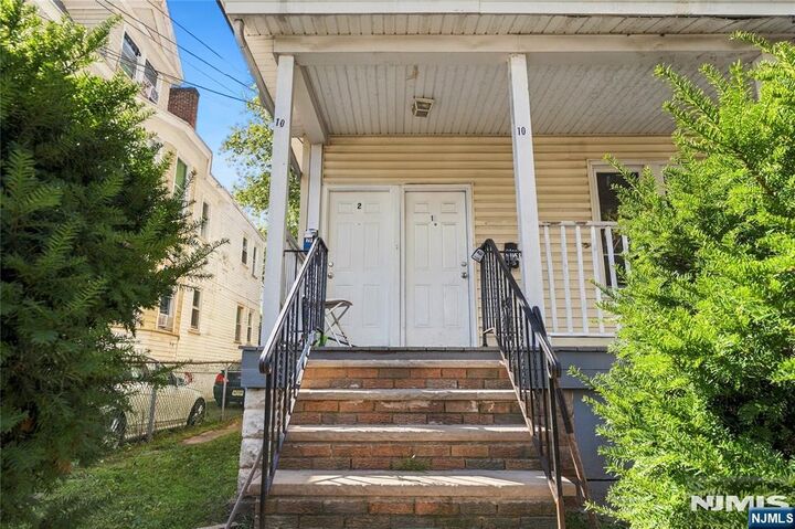 Property Photo:  10 Howell Place  NJ 07106 