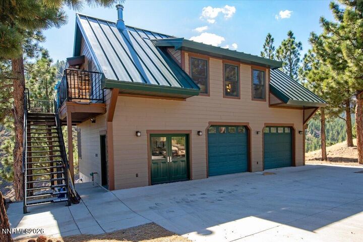 Property Photo: 16480 Logan Meadow Lane NV 89511