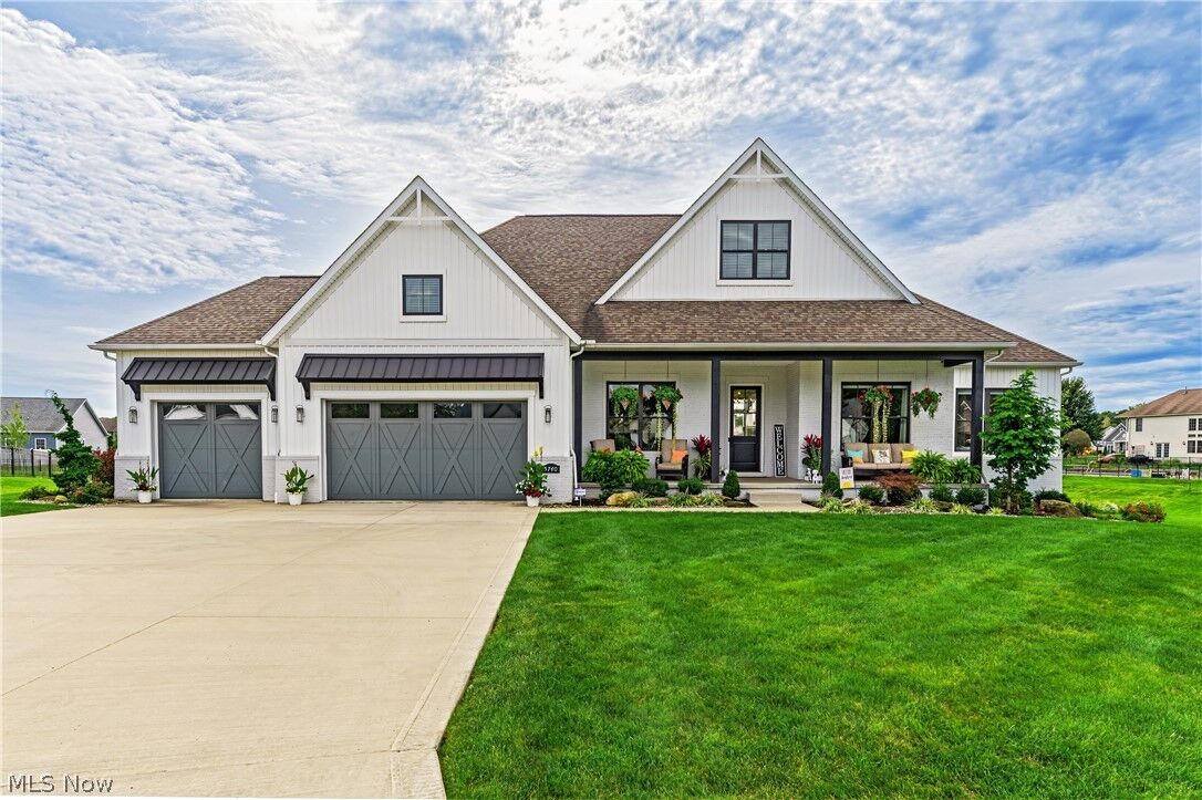 Property Photo:  5740 Shadow Ridge Circle NW  OH 44720 