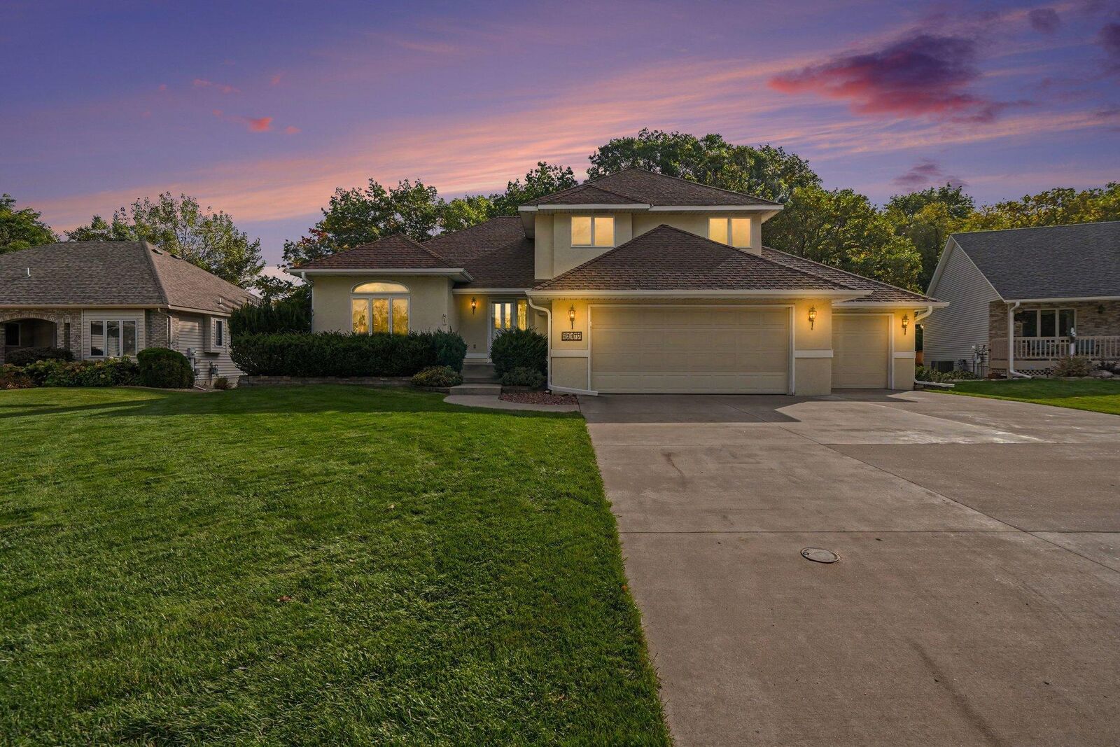 Property Photo:  2177 Hynes Avenue N  MN 55128 