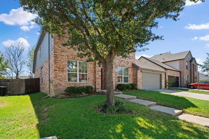Property Photo: 5104 Postwood Drive TX 76244