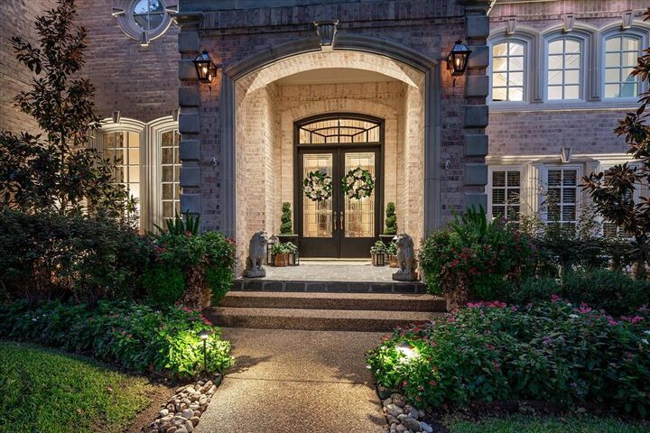 Property Photo: 4813 W Cranbrook Drive TX 76034
