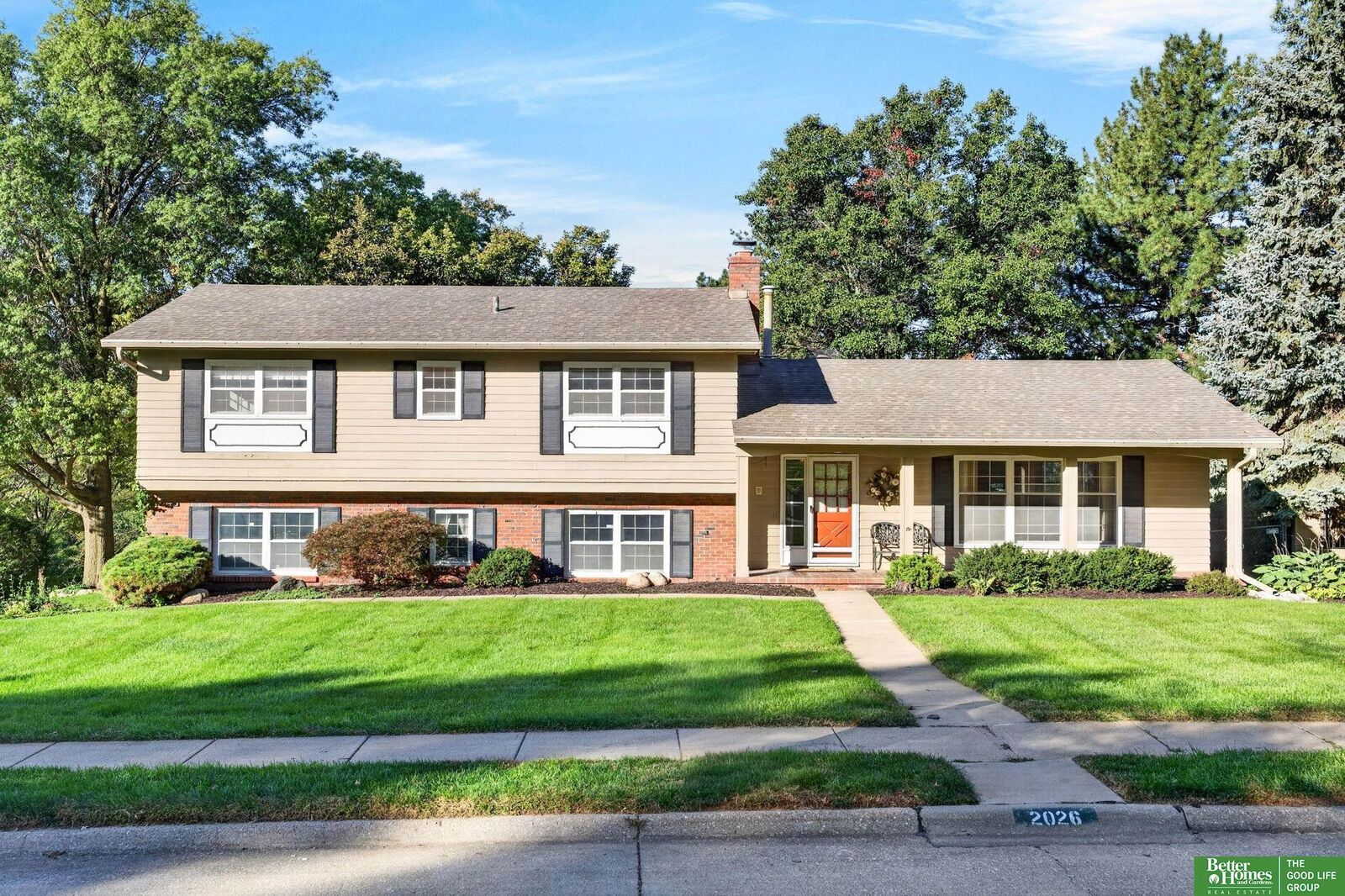 Property Photo:  2026 S 127th Circle  NE 68144 