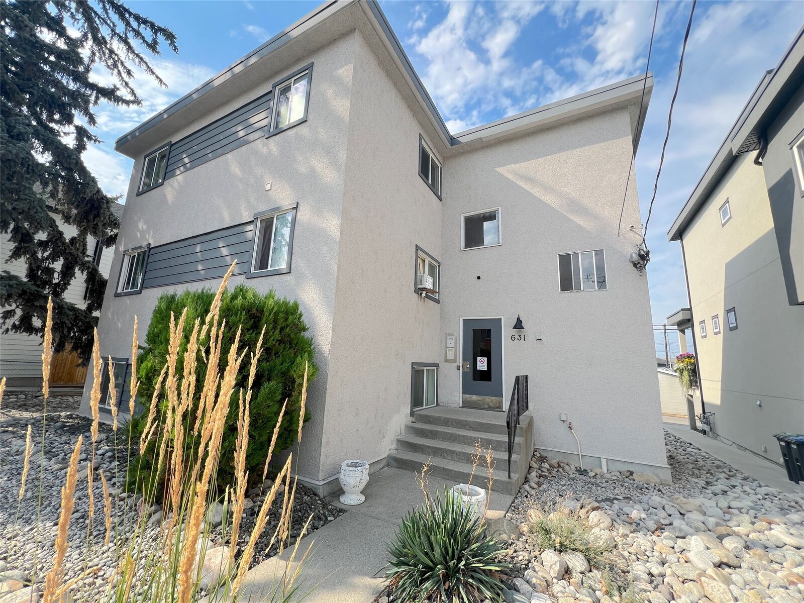 Property Photo:  631 Burns Street  BC V2A 4X2 