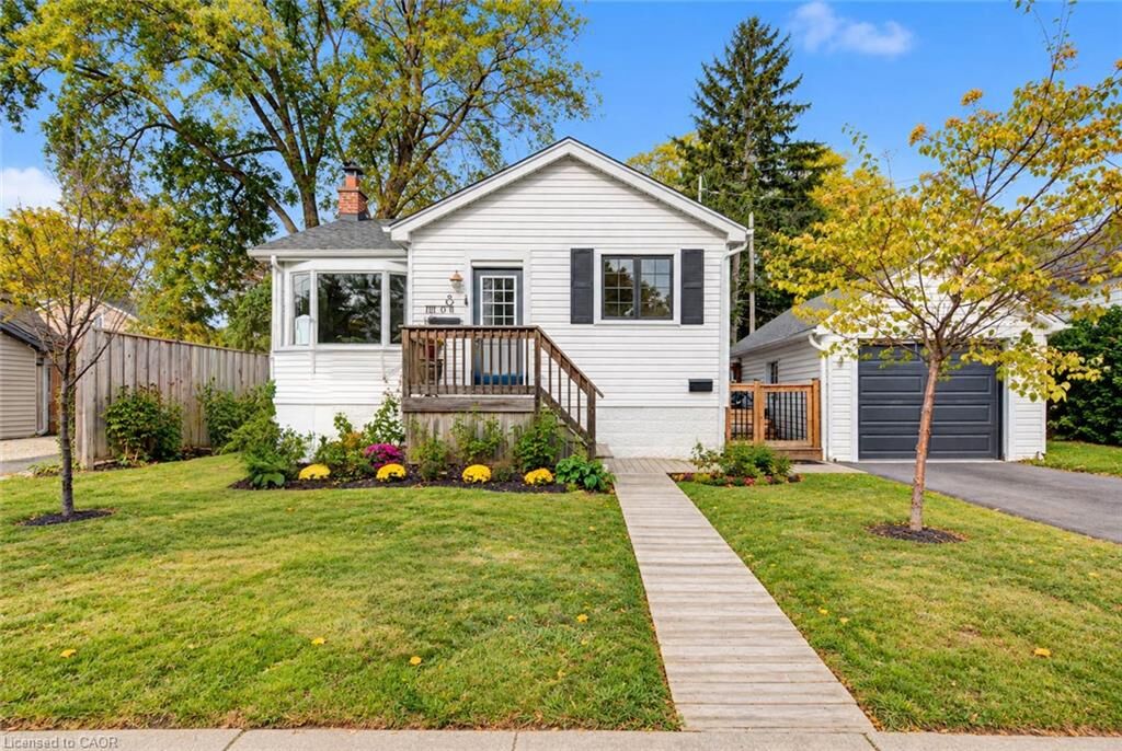 Property Photo:  8 Peel Street N  ON L9H 2Z7 