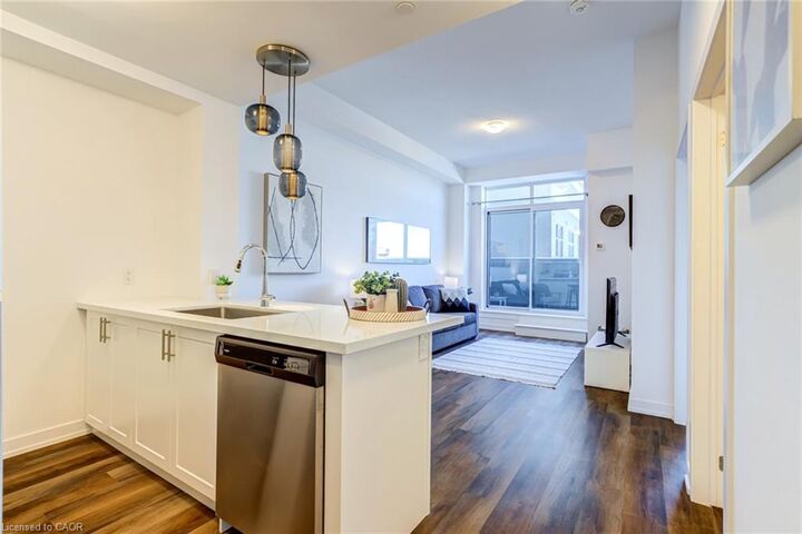 Property Photo:  450 Dundas Street E 516  ON L8B 1Z2 
