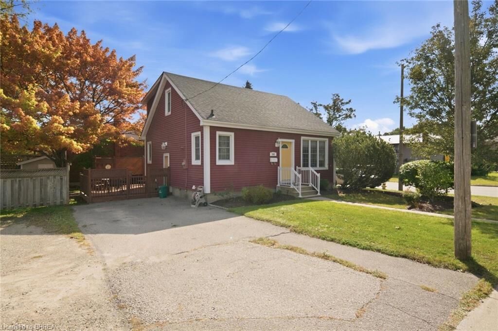Property Photo:  243 Sydenham Street  ON N3R 3Z6 