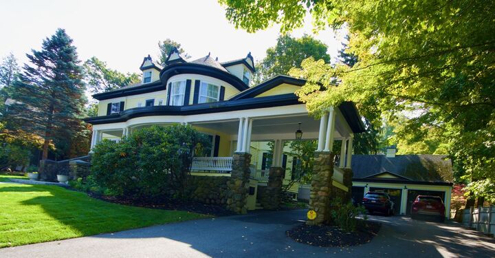 Property Photo:  5A Euclid Ave 5A  MA 01890 