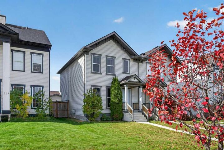 Property Photo:  223 Elgin Point SE  AB T2Z 4Z8 