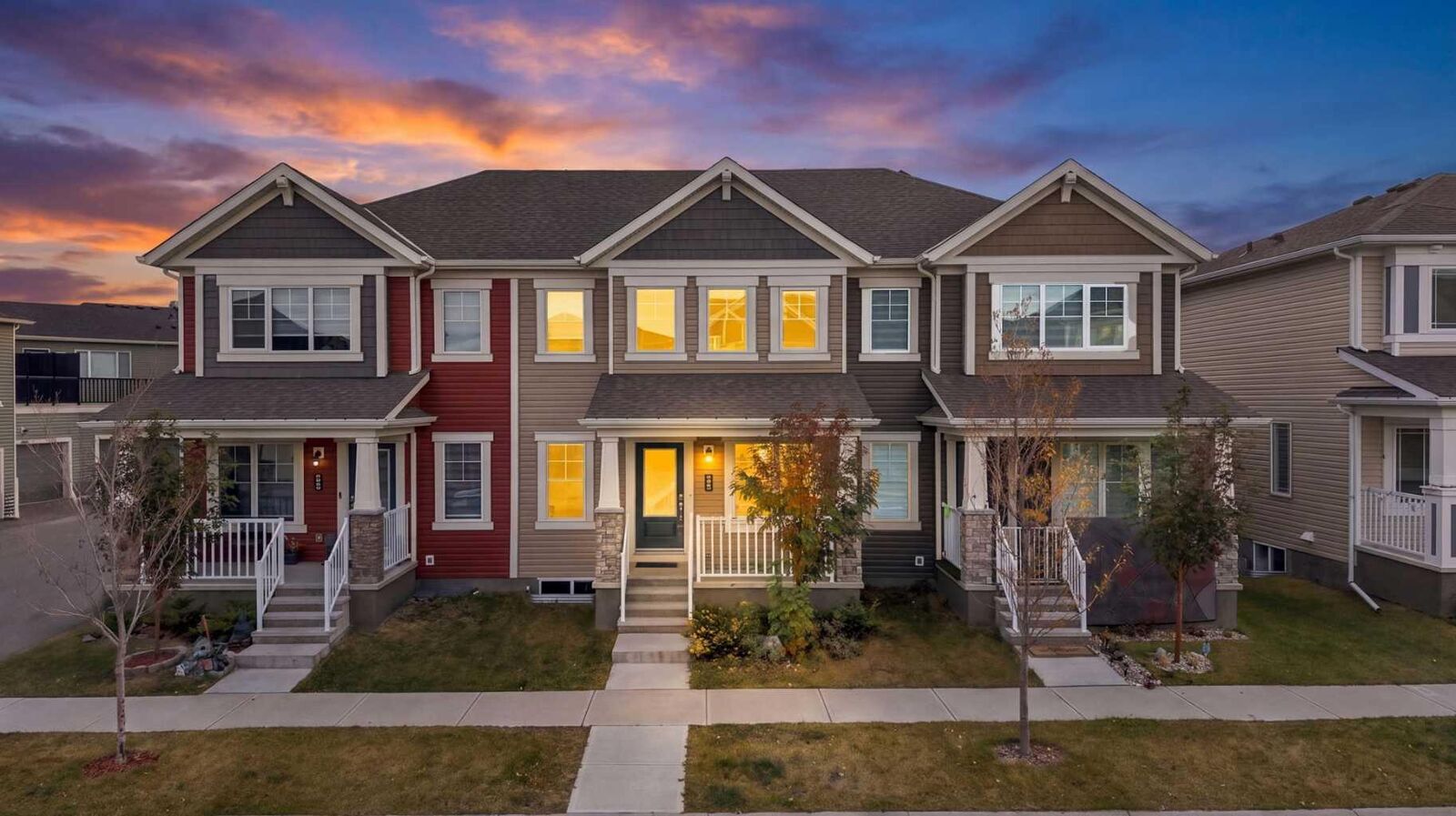 Property Photo:  5006 Windsong Boulevard SW  AB T4B 5L2 