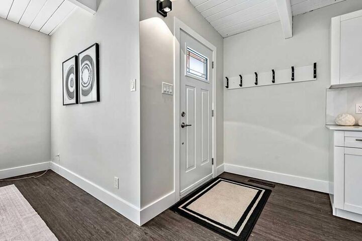 Property Photo:  4421 Vissar Crescent NW  AB T3A 0M6 