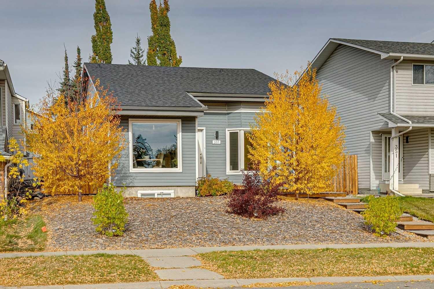 Property Photo:  355 Woodbine Boulevard SW  AB T2W 4K8 