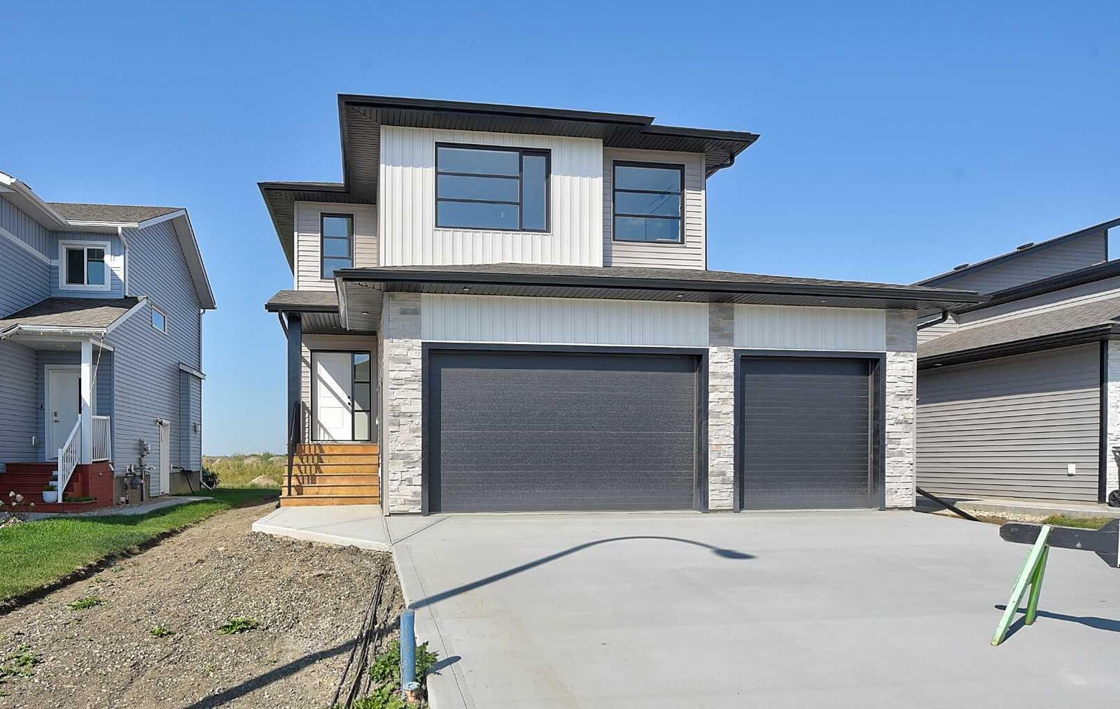 Property Photo:  10237 128 Avenue  AB T8V 6T1 