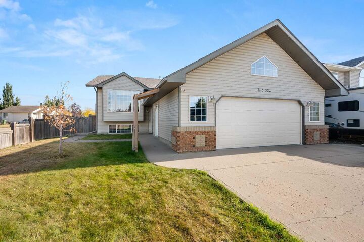 Property Photo:  2113 52 Avenue  AB T9V 3H2 