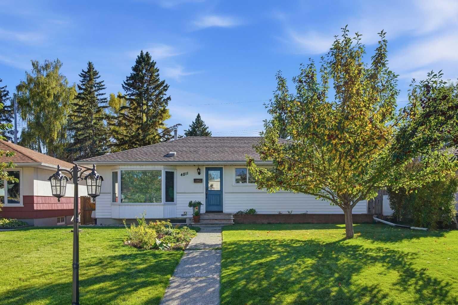 Property Photo:  4011 25 Avenue SW  AB T3E 0L7 