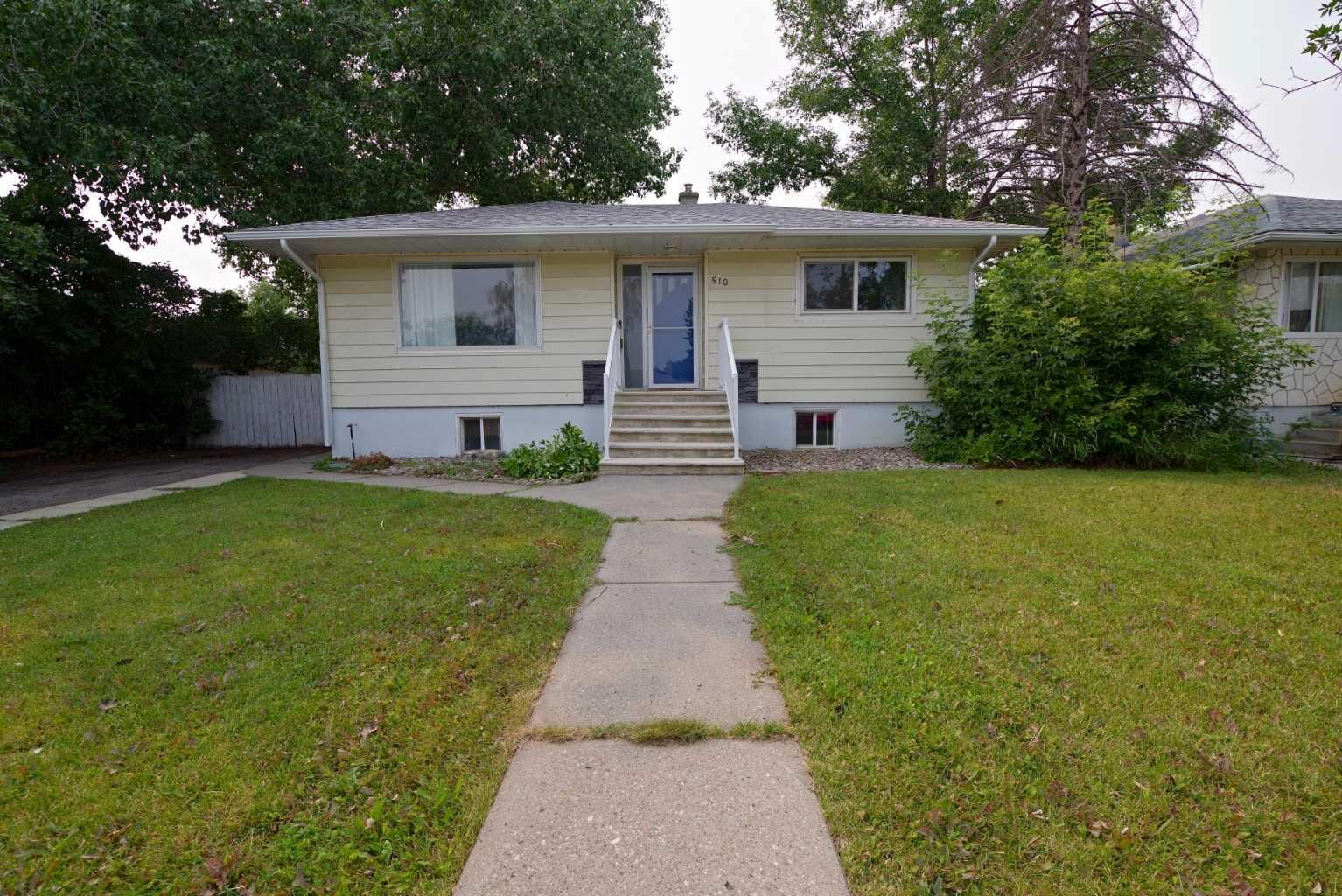 Property Photo:  510 10 Street N  AB T1H 2C8 