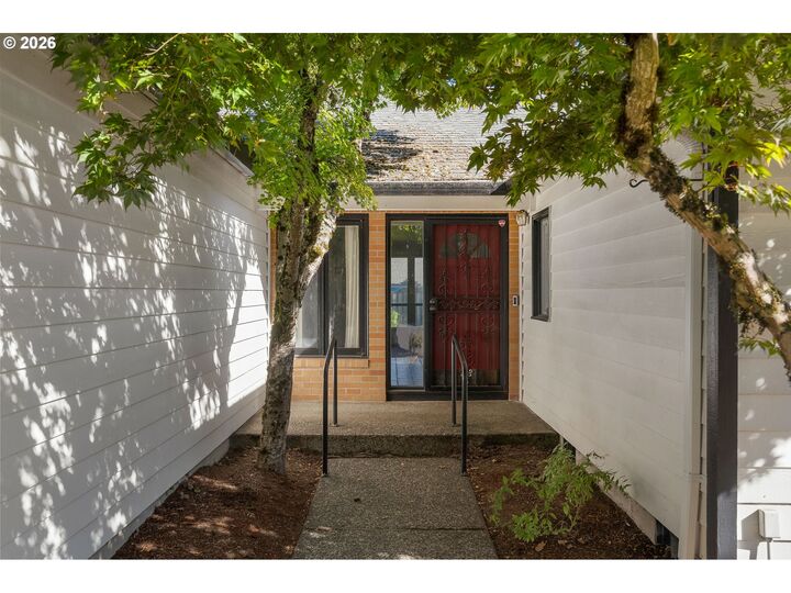 Property Photo: 17025 NW Meadow Grass Dr OR 97006