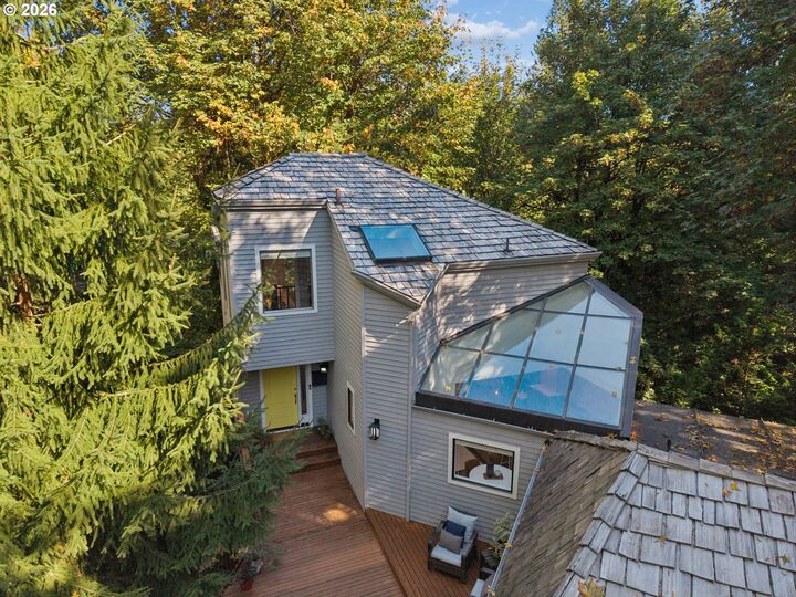 Property Photo:  2535 SW Patton Ct  OR 97201 