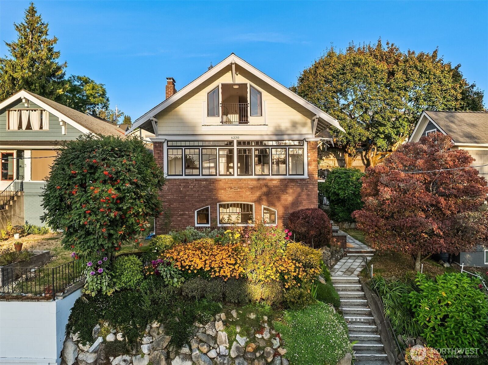 Property Photo:  6220  2nd Avenue NW  WA 98107 