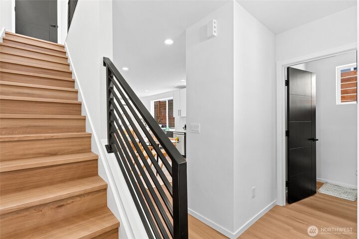 Property Photo:  10706  Linden Avenue N  WA 98133 