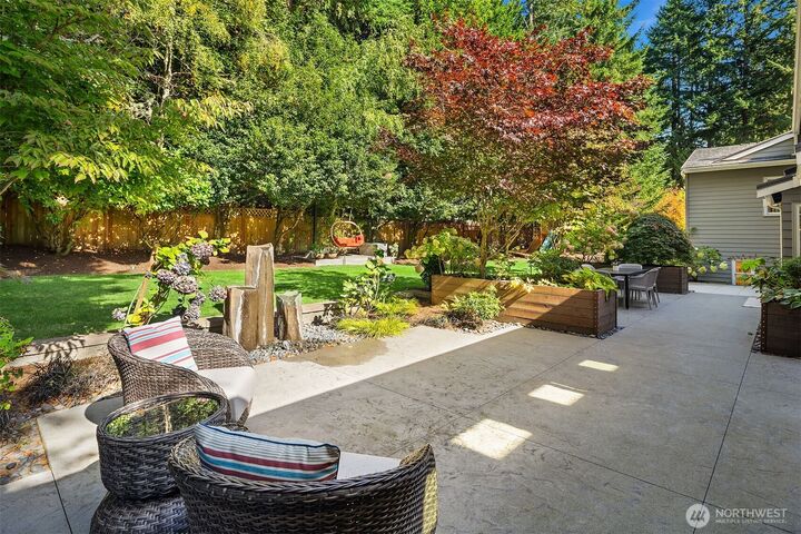 Property Photo:  12750 NE 35th Place  WA 98005 
